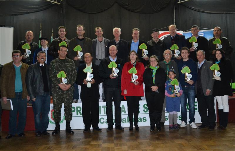 Entidades parceiras recebem homenagem 